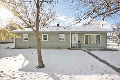 186 Illinois Street, Crystal Lake, IL 60014 - Photo 1