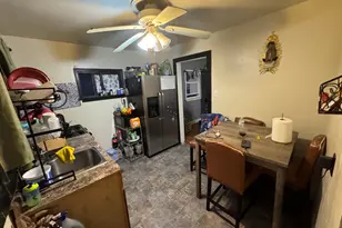 906 Ave G, Sterling, IL 61081 - Photo 3