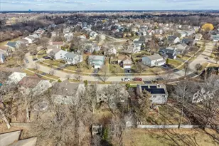 1310 Mayfair Ln, Grayslake, IL 60030 - Photo 35