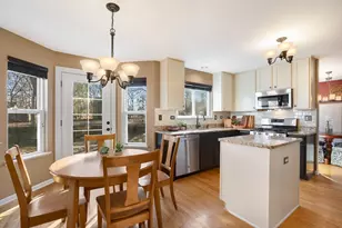 1310 Mayfair Ln, Grayslake, IL 60030 - Photo 7