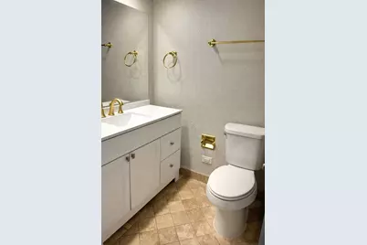 7061 N Kedzie Avenue #115, Chicago, IL 60645 - Photo 11