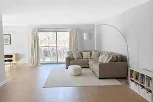 7061 N Kedzie Ave, Chicago, IL 60645 - Photo 3