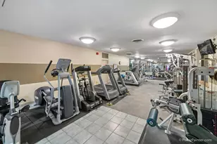 720 W Gordon Terrace, Chicago, IL 60613 - Photo 27