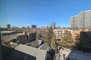 720 W Gordon Terrace, Chicago, IL 60613 - Photo 9