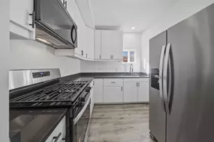 835 Bishop Ave, Aurora, IL 60506 - Photo 13