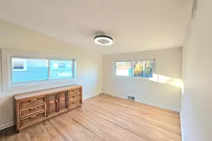 7434 Emerson St, Morton Grove, IL 60053 - Photo 17