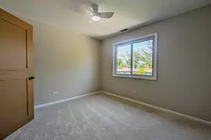 235 E Manchester Dr, Wheeling, IL 60090 - Photo 27