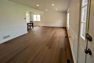 235 E Manchester Dr, Wheeling, IL 60090 - Photo 7