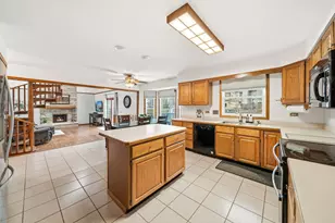 2110 Aspen Dr, Algonquin, IL 60102 - Photo 3