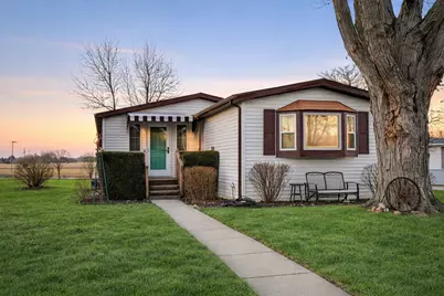 31 Poplar Drive, Sandwich, IL 60548 - Photo 1