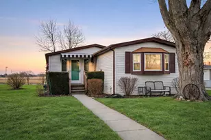 31 Poplar Dr, Sandwich, IL 60548 - Photo 1