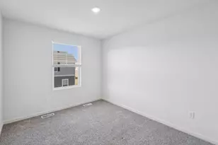 2014 Yellowstone Blvd, Mundelein, IL 60060 - Photo 13