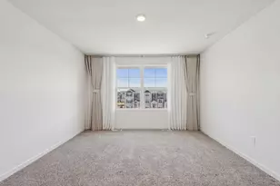 2014 Yellowstone Blvd, Mundelein, IL 60060 - Photo 9