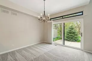 374 White Oak Ln, Lake Barrington, IL 60010 - Photo 5