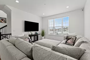 30W158 Wheeler Cir, Warrenville, IL 60563 - Photo 5