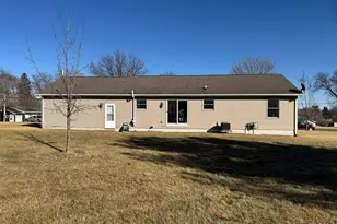 108 SW Lanark Ave, Lanark, IL 61046 - Photo 5