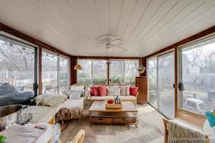 1105 N Maple Ln, Prospect Heights, IL 60070 - Photo 5