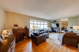 1105 N Maple Ln, Prospect Heights, IL 60070 - Photo 3