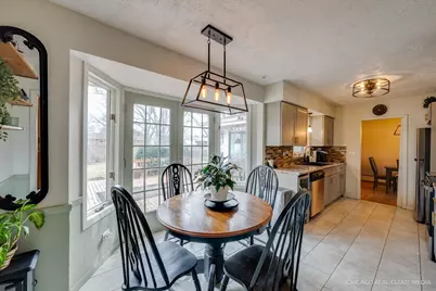 1105 N Maple Lane, Prospect Heights, IL 60070 - Photo 7