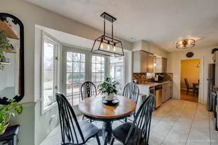 1105 N Maple Ln, Prospect Heights, IL 60070 - Photo 7