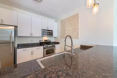 757 N Orleans Street #804, Chicago, IL 60654 - Photo 9