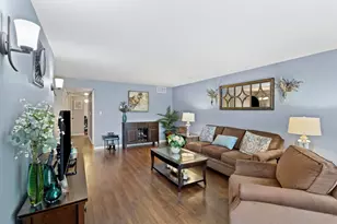 4115 W 98th St, Oak Lawn, IL 60453 - Photo 3