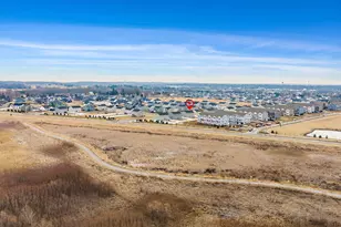 890 Larkspur Ln, Hampshire, IL 60140 - Photo 29