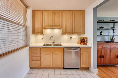 2300 W Farwell Avenue #3, Chicago, IL 60645 - Photo 11