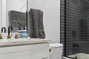 2818 W Fletcher St, Chicago, IL 60618 - Photo 7