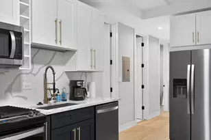 2818 W Fletcher St, Chicago, IL 60618 - Photo 3