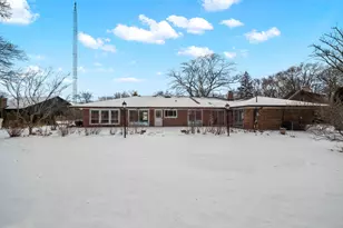 16 Yorkshire Dr, Lincolnshire, IL 60069 - Photo 51