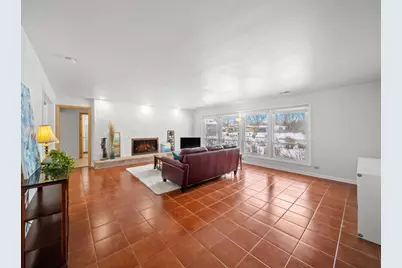 16 Yorkshire Drive, Lincolnshire, IL 60069 - Photo 9