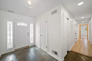 16 Yorkshire Dr, Lincolnshire, IL 60069 - Photo 5