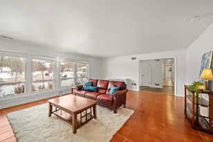 16 Yorkshire Dr, Lincolnshire, IL 60069 - Photo 11