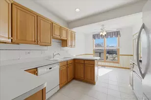 1546 Treeline Ct, Naperville, IL 60565 - Photo 9