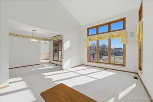 1546 Treeline Ct, Naperville, IL 60565 - Photo 3