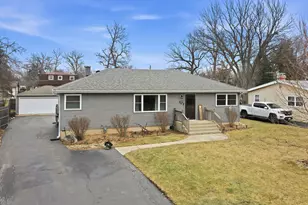 2022 Woodlane Dr, Lindenhurst, IL 60046 - Photo 29
