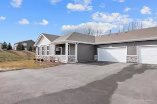 1173 Sonoma Ct, Pingree Grove, IL 60140 - Photo 3