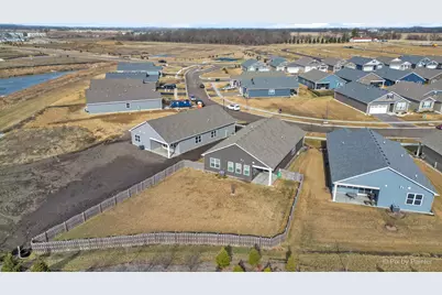 927 Plateau Drive, Pingree Grove, IL 60140 - Photo 5