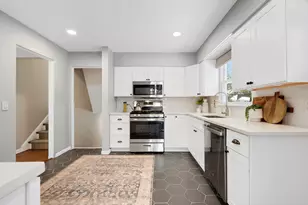 742 W Chestnut St, Hinsdale, IL 60521 - Photo 9