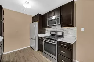 370 Wilmington Dr, Bartlett, IL 60103 - Photo 9