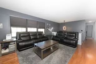 6717 Patton Dr, Woodridge, IL 60517 - Photo 5