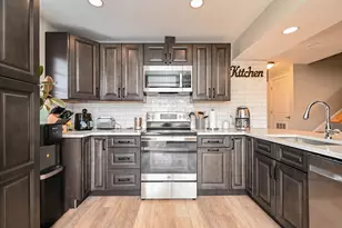 598 Dunham Rd, Gurnee, IL 60031 - Photo 9