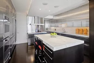 180 E Pearson St, Chicago, IL 60611 - Photo 13