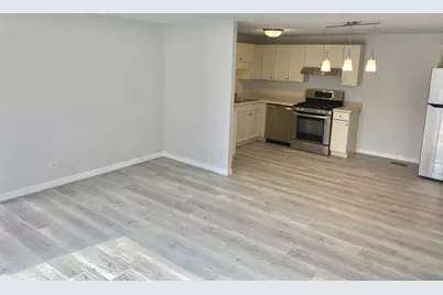 214 Barcliffe Lane #214, Schaumburg, IL 60194 - Photo 3