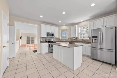 47 Regent Drive, Gilberts, IL 60136 - Photo 9