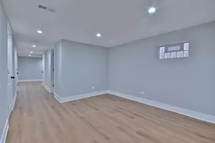 9322 S Euclid Ave, Chicago, IL 60617 - Photo 33