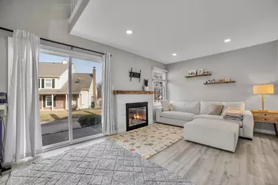 2664 College Hill Circle #381, Schaumburg, IL 60173 - Photo 5