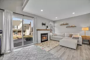 2664 College Hill Cir, Schaumburg, IL 60173 - Photo 5