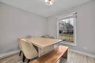 2664 College Hill Cir, Schaumburg, IL 60173 - Photo 13